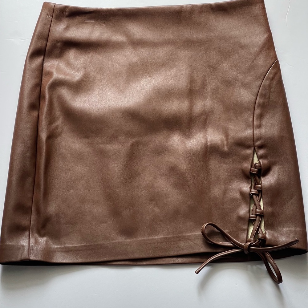 ASTR The Label NWT ATWELL FAUX LEATHER SKIRT IN CHESTNUT BROWN w/ LACE-UP DETAIL